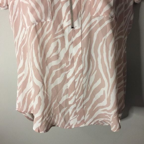 Express Pink Animal Print Blouse - Picture 4 of 8